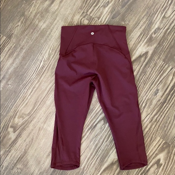 Lululemon Wunder Under Crop 17” Cassis Size 6 - Picture 3 of 6